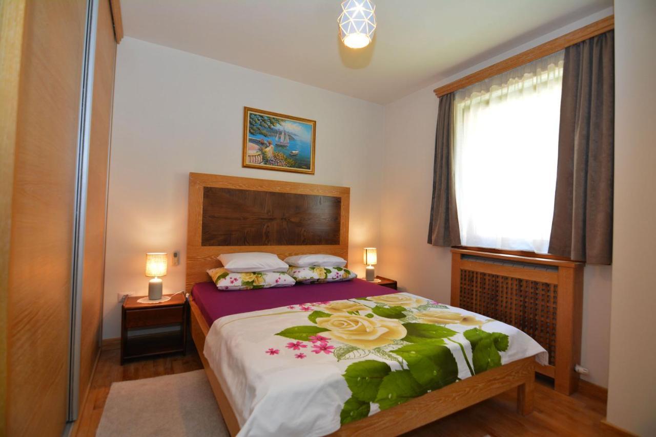Apartments Olive Котор Екстериор снимка