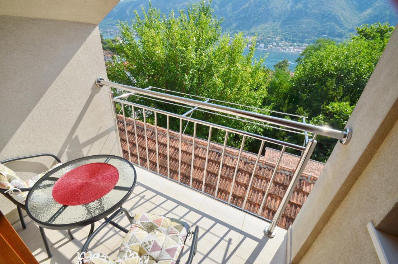 Apartments Olive Котор Екстериор снимка