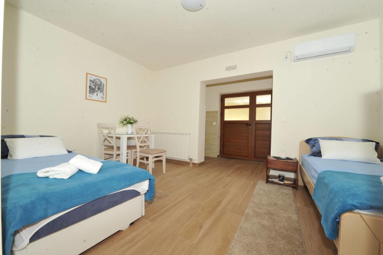 Apartments Olive Котор Екстериор снимка