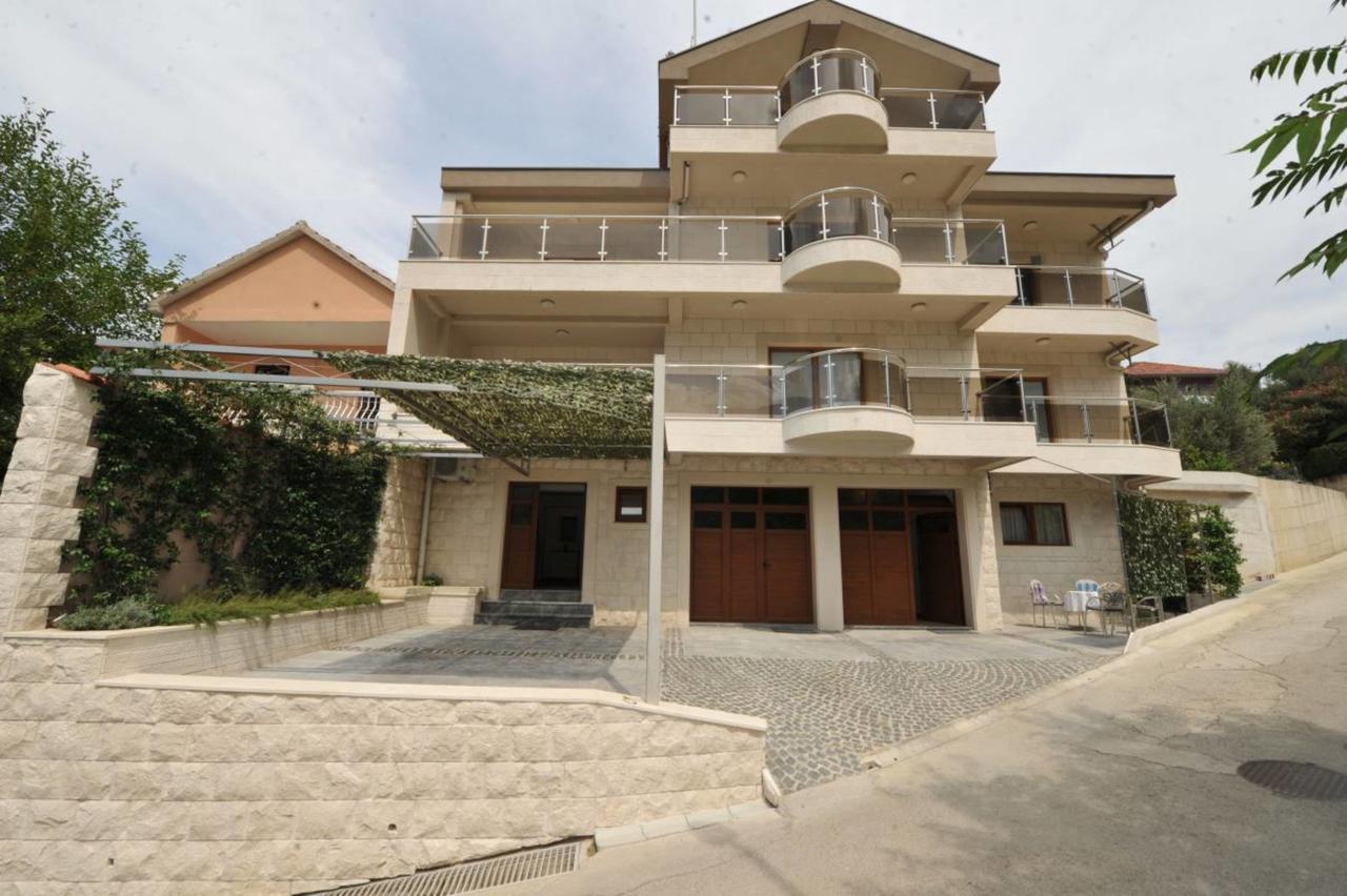 Apartments Olive Котор Екстериор снимка