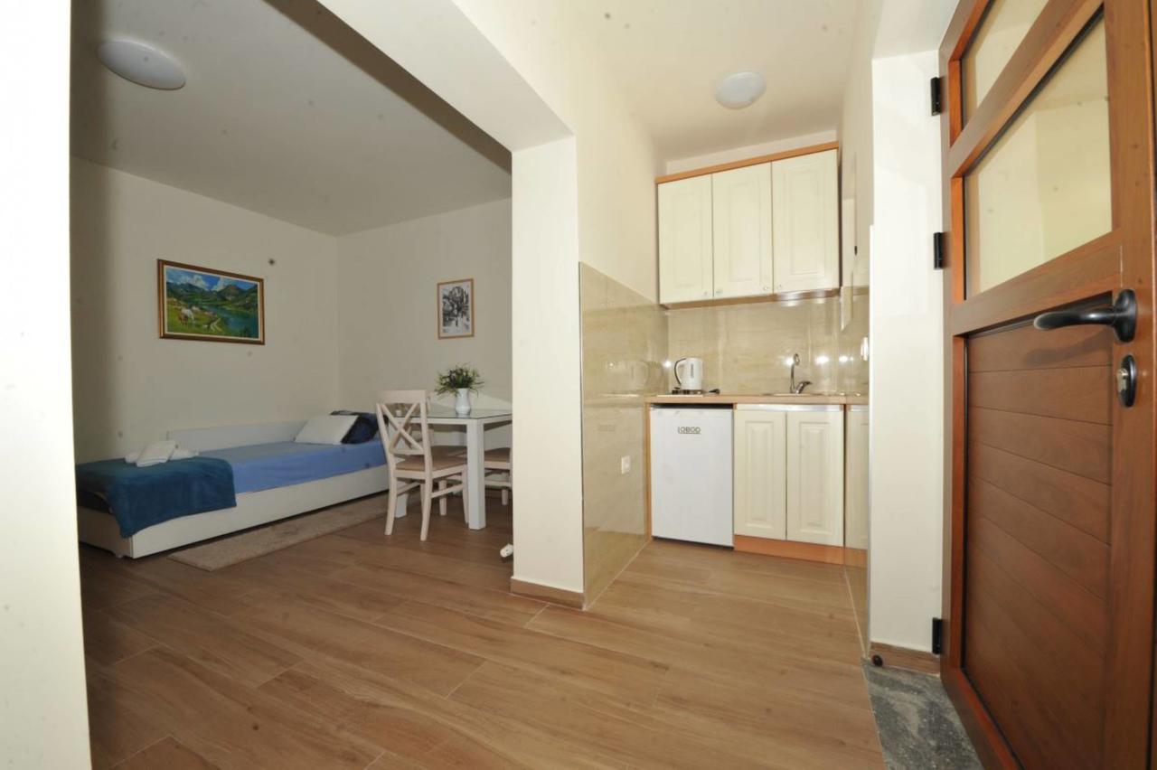 Apartments Olive Котор Екстериор снимка