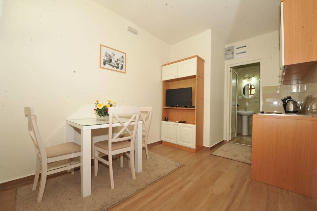 Apartments Olive Котор Екстериор снимка