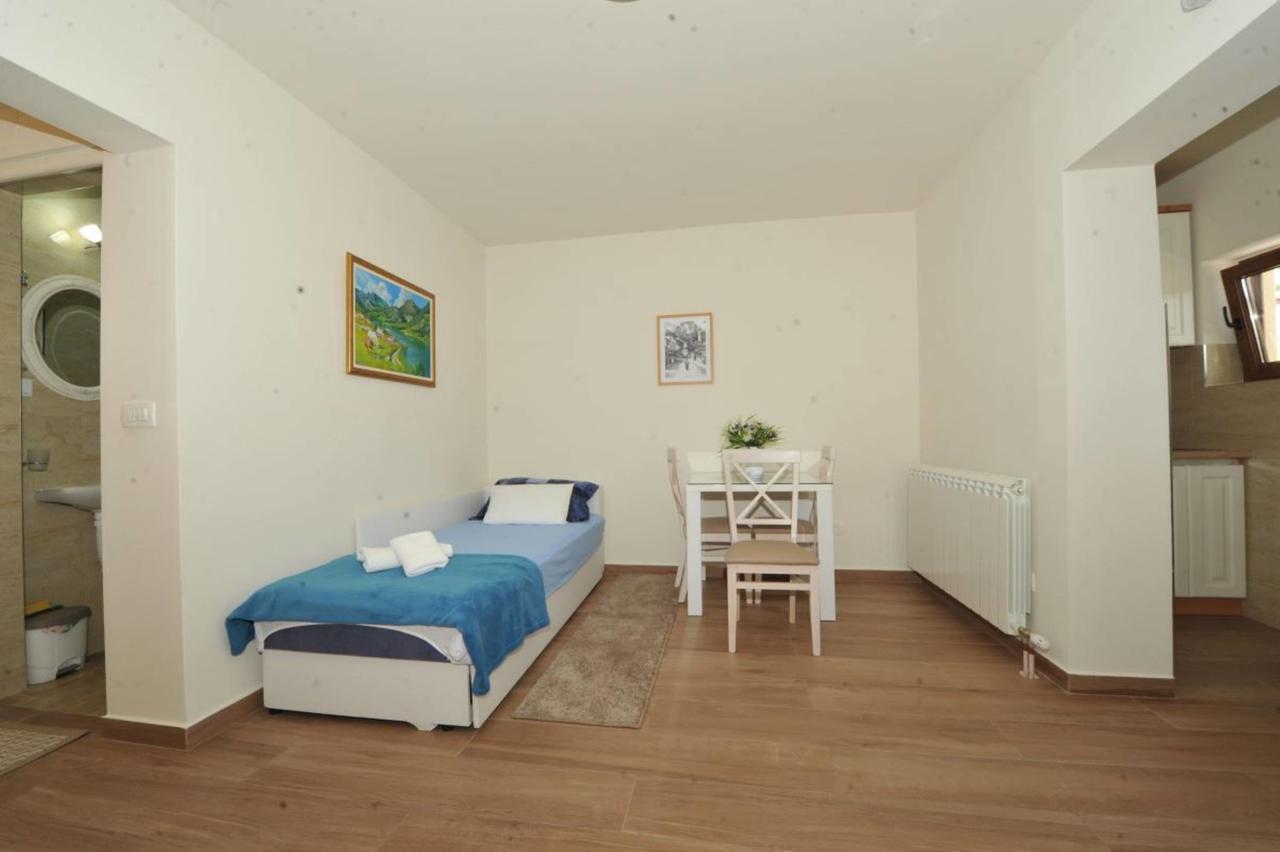 Apartments Olive Котор Екстериор снимка